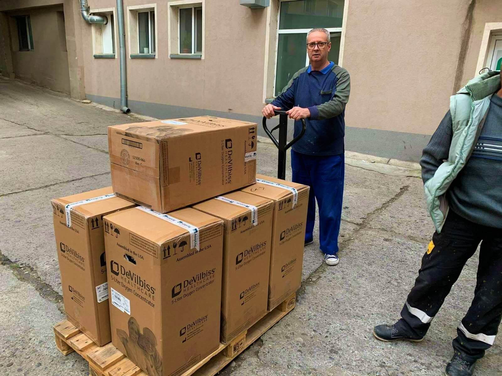 Адапт достави кислородни концентратори в МБАЛ Сливен към ВМА София