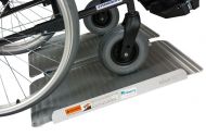 Сгъваема рампа за инвалидни колички - магазин за инвалидни рампи за инвалидни колички.в употреба.