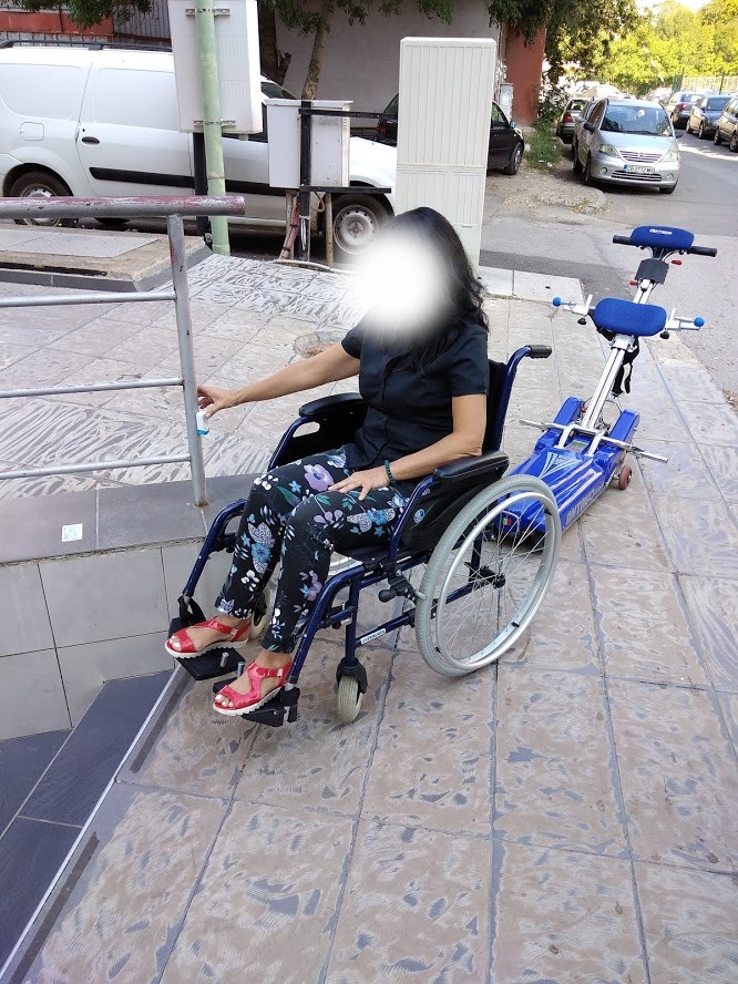 Стълбищен робот достъпна жилищна среда програма за инвалидни колички.