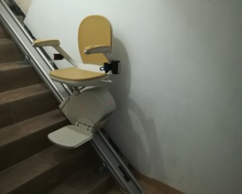 Столче за изкачване на стълби - Балчик