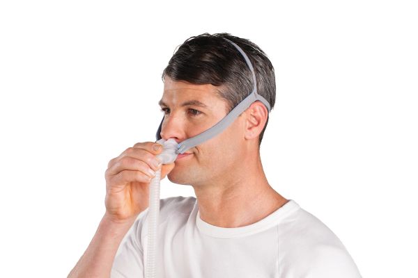 Mask with nasal pillows AirFit P10 for AirMini