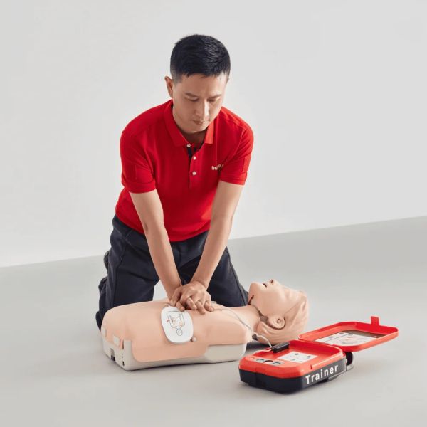 Дефибрилатор HeartSave Y0 (AED)