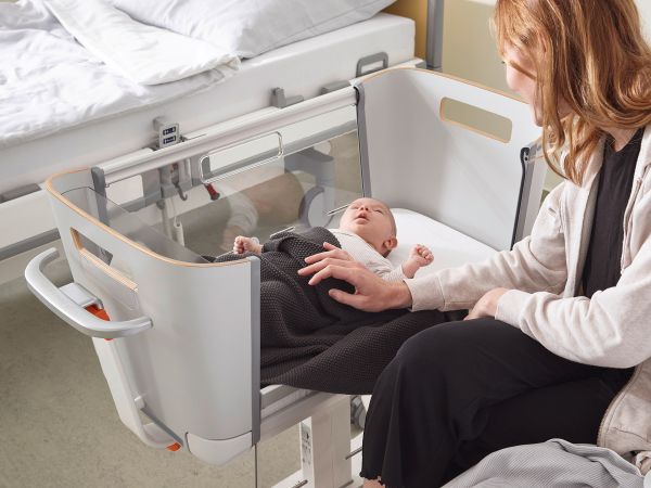 Професионално бебешко креватче за родилни отделения Stiegelmeyer Jovie