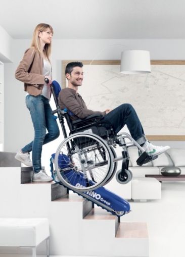 Устройство за изкачване на стълби за инвалидни колички серия 04