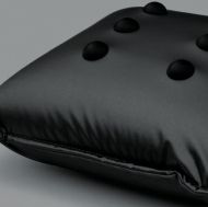Vibrating cushion with touch buttons