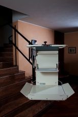 Inclined platform lift for wheelchair SLIM