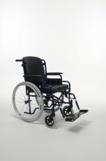 Инвалидна количка за хора с наднорменно тегло Vermeiren 28 санитарен магазин за помощни средства 